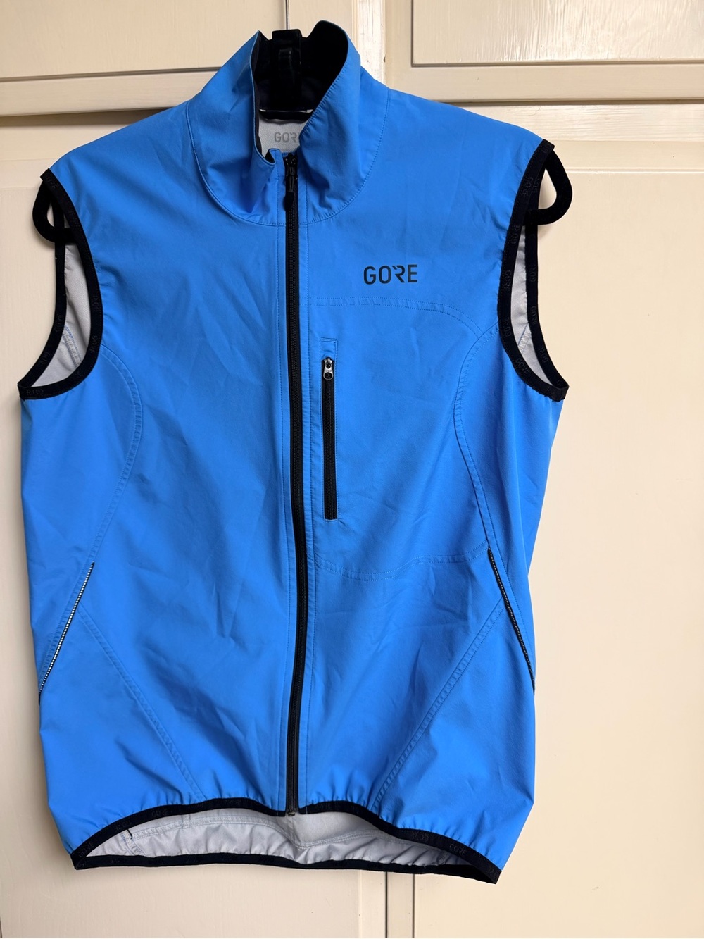 GORE-TEX wear Mens C3 INFINIUM Wind-Resistant Cycling Vest in Bright Blue